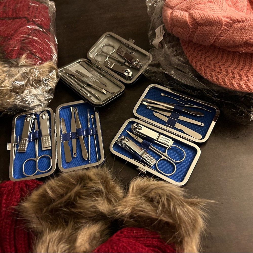 European Head Wear For The Upcoming Winter . Mother Daughter Set.